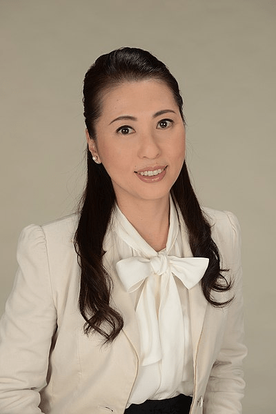 山崎 晴恵